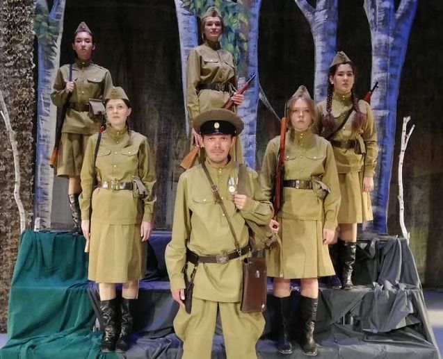 "А зори здесь тихие..." "А зори здесь тихие..."